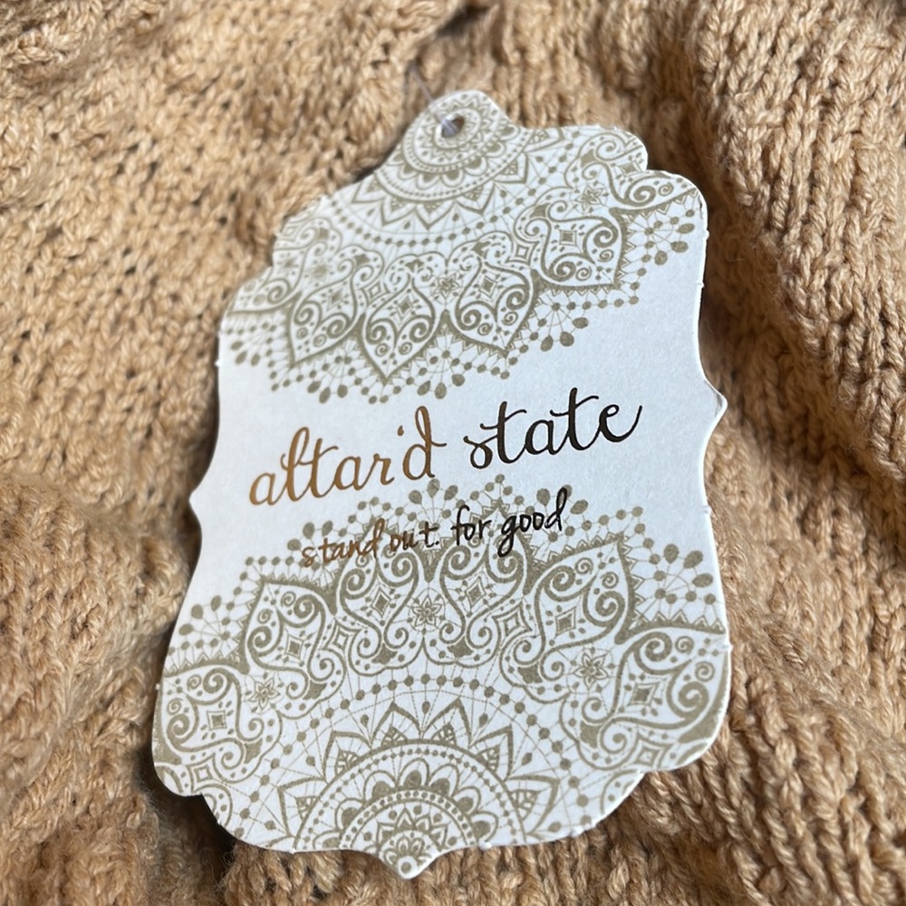 Altar’s State Sweater - Picture 6 of 6